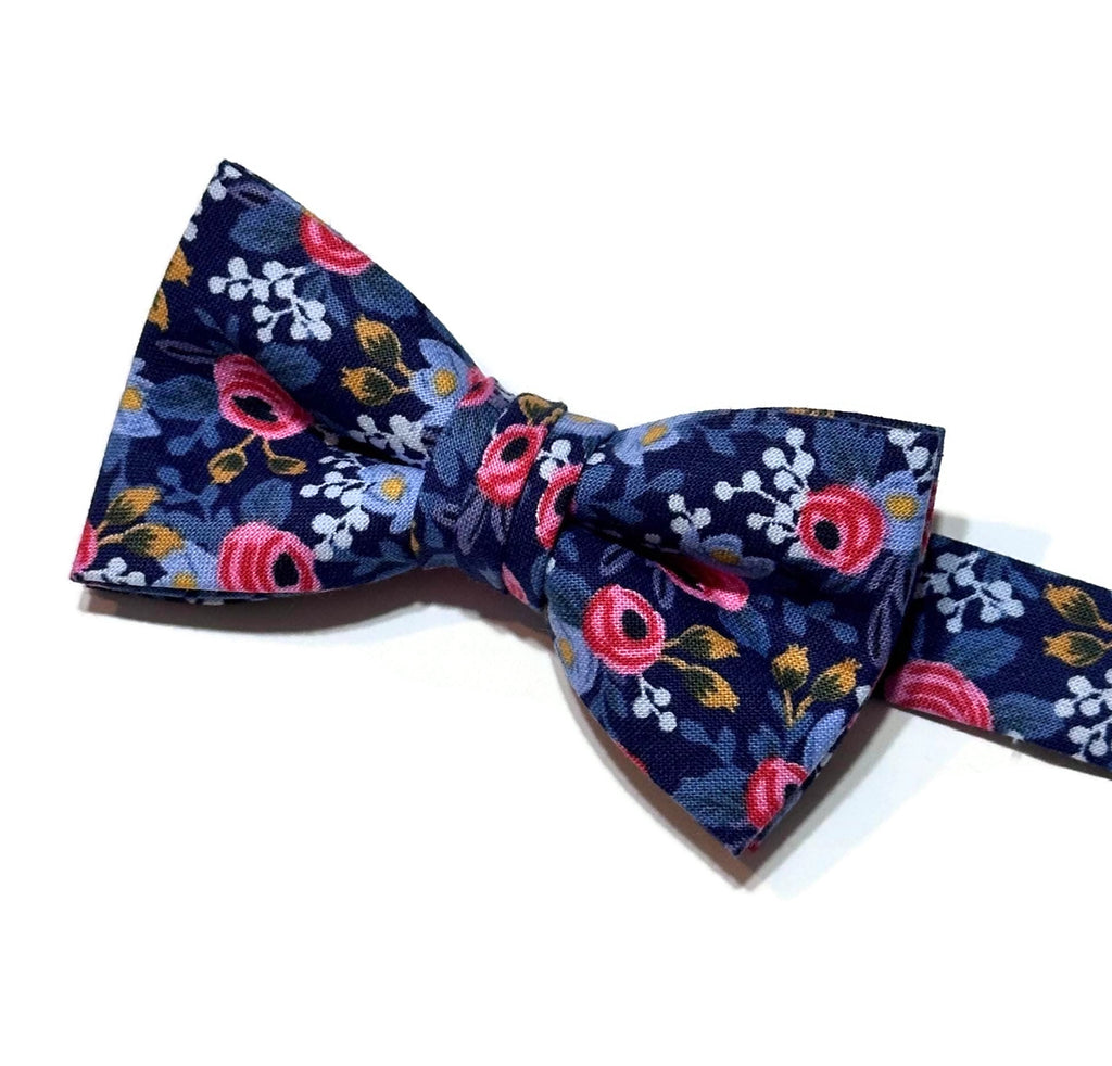 Rosa Floral Bow Tie - Boys - Handmade cotton bow tie with floral pattern, perfect for boys' formal wear accessories.